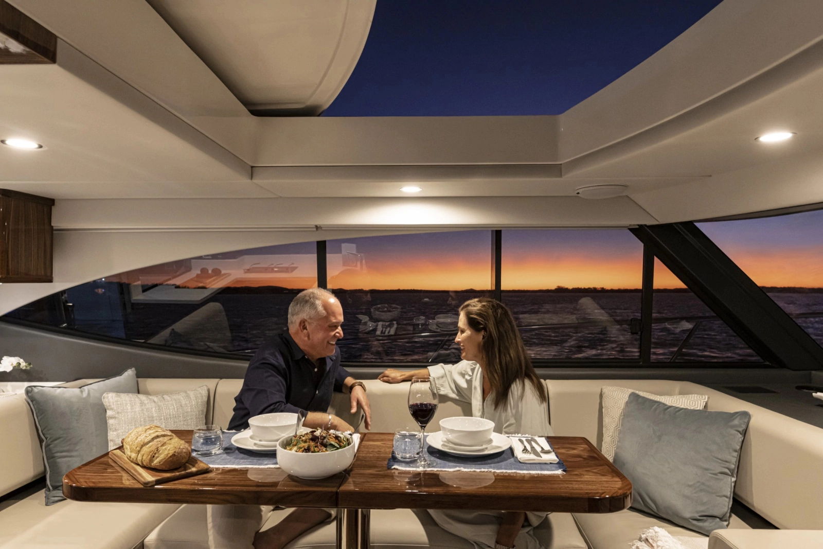465 SUV 46ft Riviera Yacht For Sale