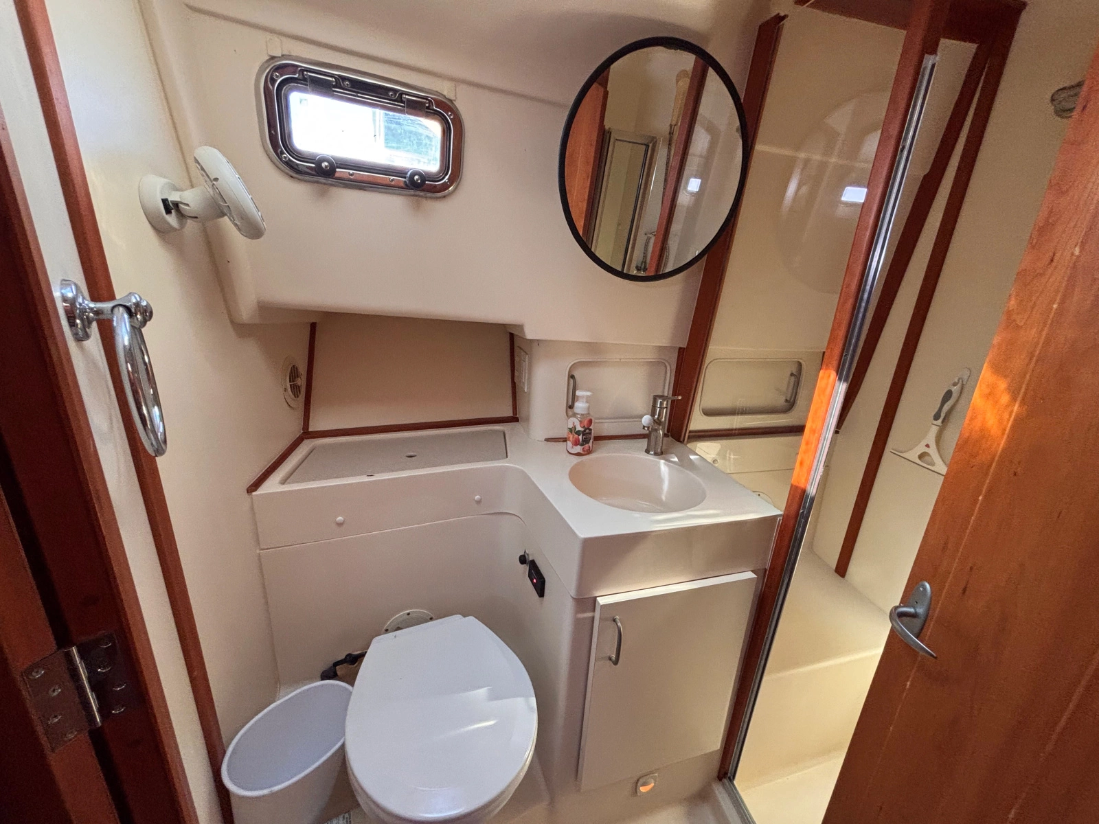 2003 Mainship 390 Trawler