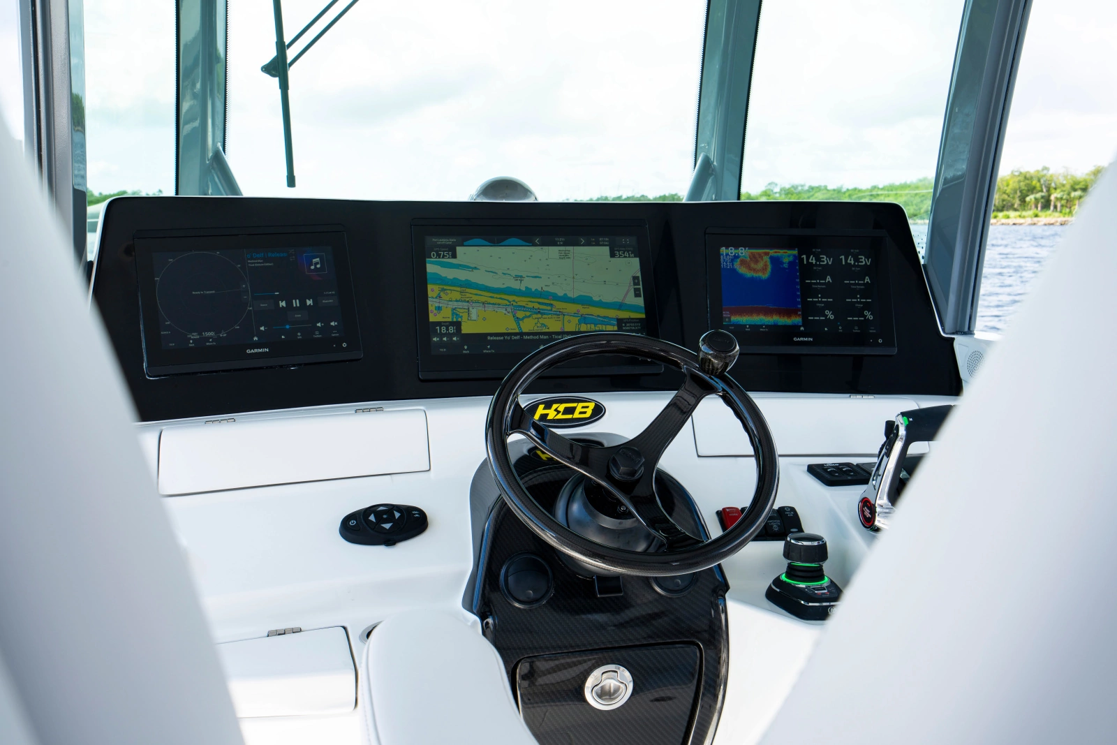 42 Lujo 42ft HCB Yacht For Sale