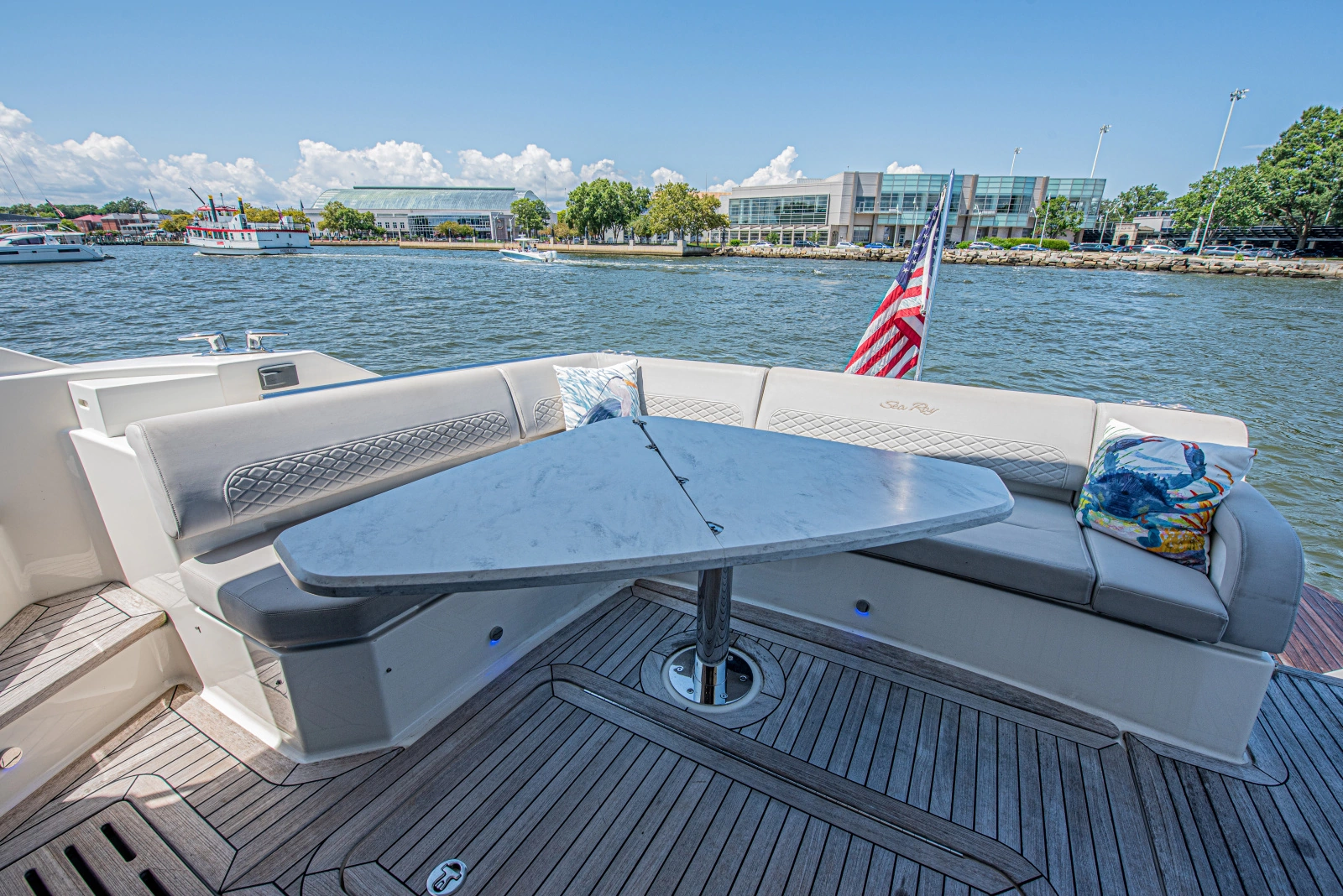 2018 Sea Ray L550