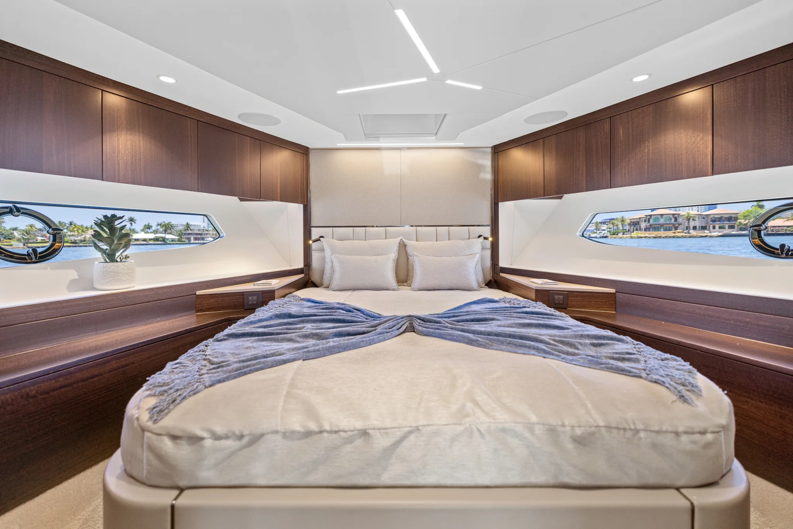 2024 Sunseeker Manhattan 68