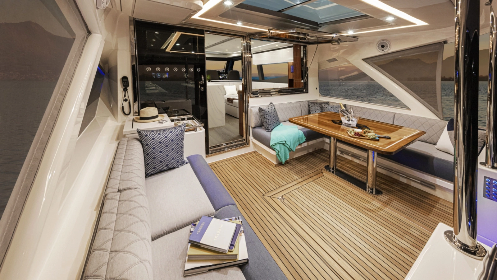 645 SUV 65ft Riviera Yacht For Sale