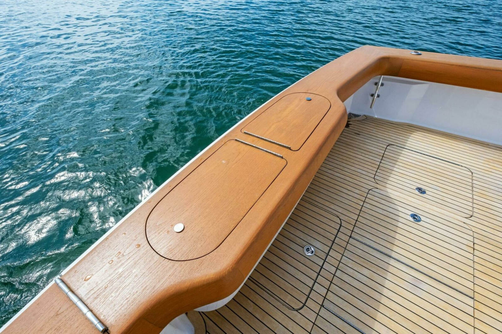 56' 2006 Viking 56 Convertible