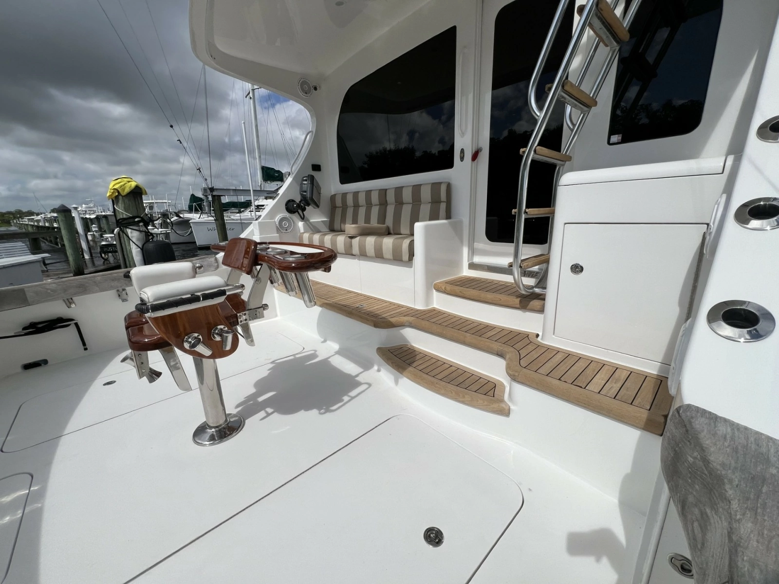 2013 Hatteras GT 54