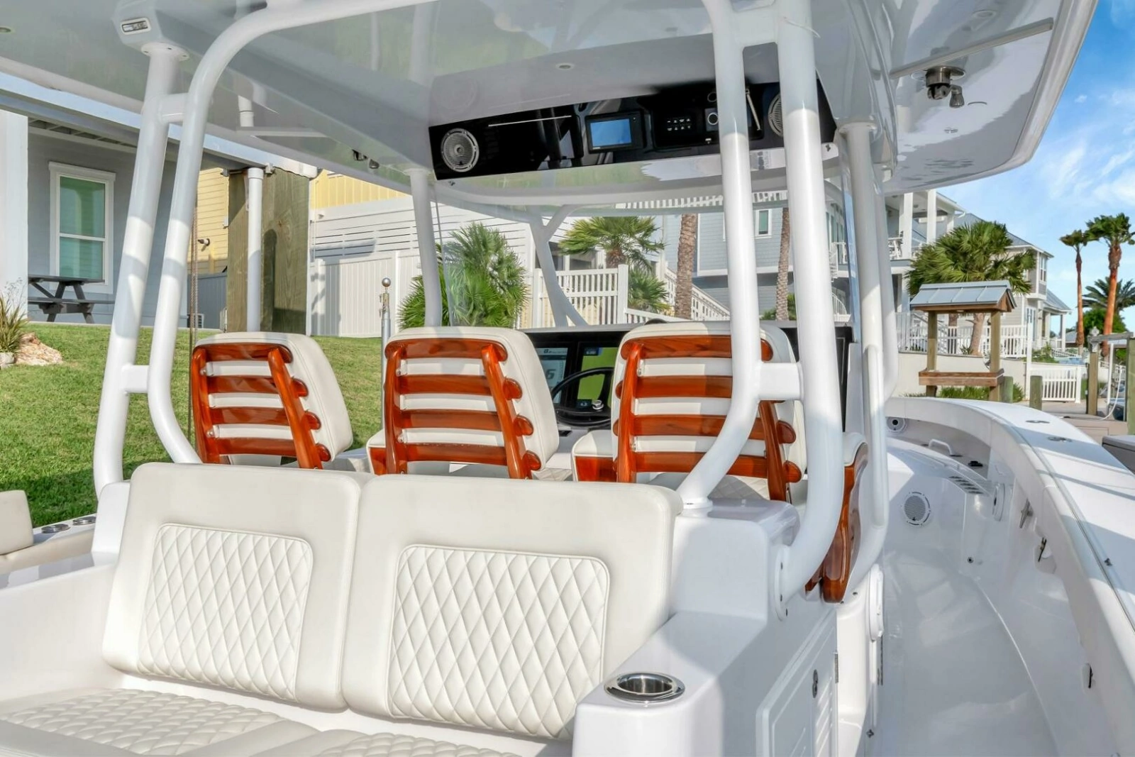 2023 Jupiter 43 Center Console 