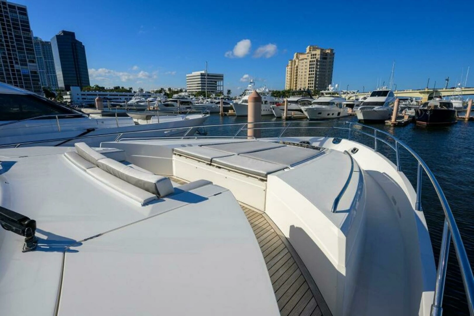 Princess 72 Joint Credit II - Exterior Bow