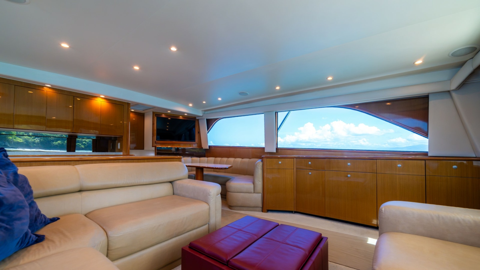 2001 Viking 61 Convertible- Caliente- Salon