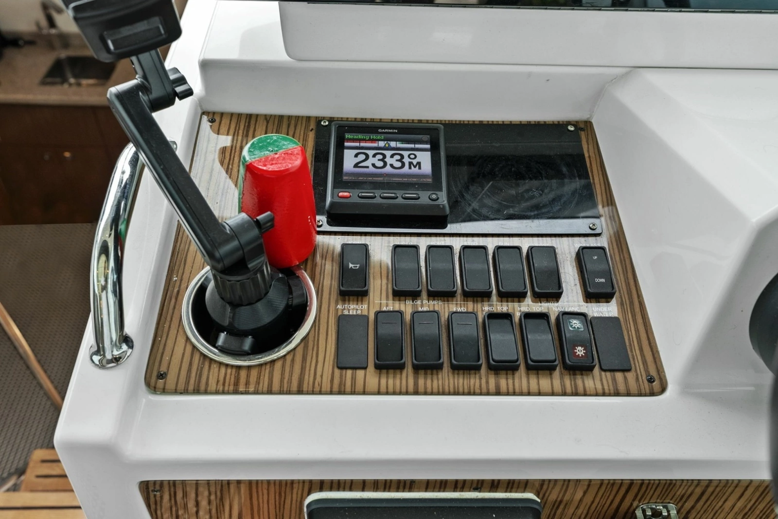 2014 Cruisers Yachts 48 Cantius