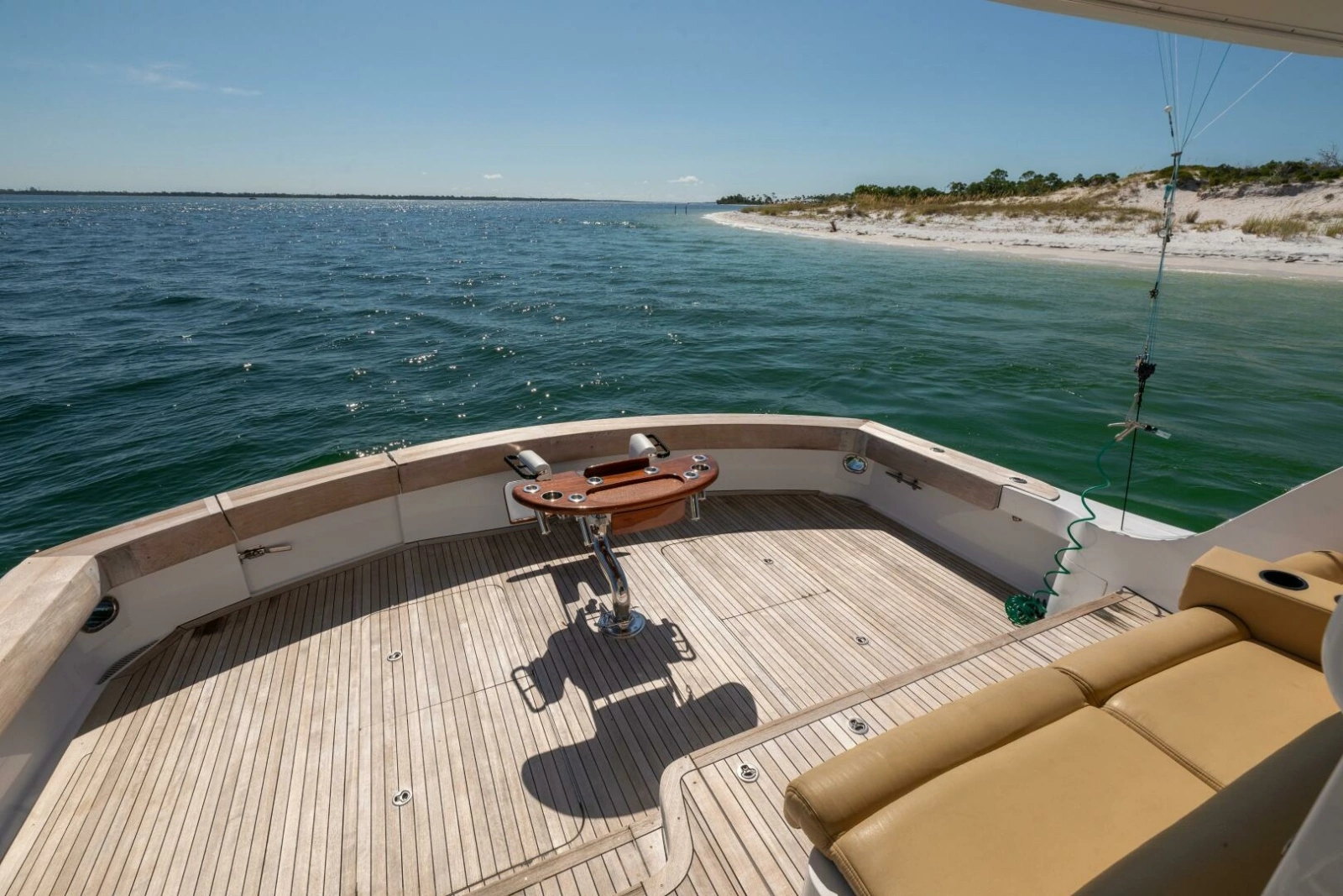 2005 Hatteras 68 Convertible photo 35