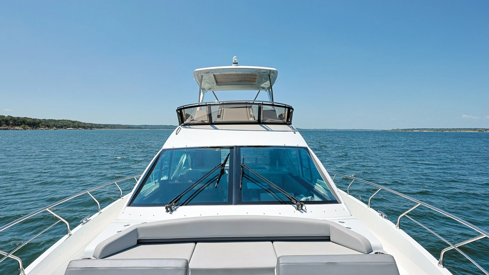 Foredeck with Sunpad Loungers