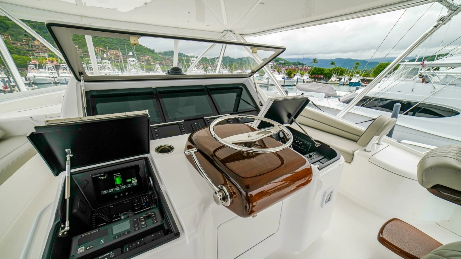 2023 Viking 73 Convertible "Free Spool" - Helm