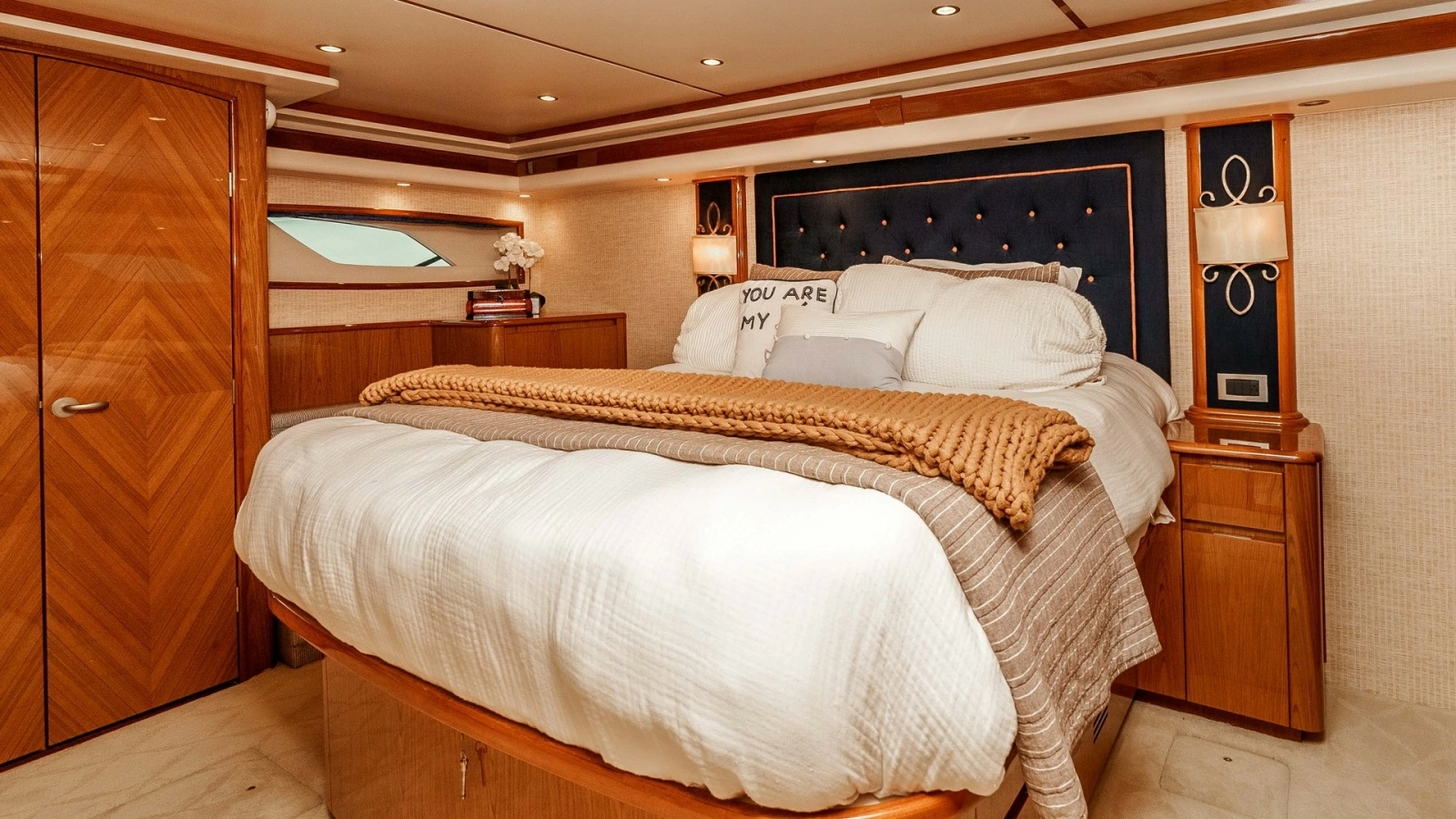 2014 Viking 76 Enclosed Bridge "TRANQUILO" Master Stateroom