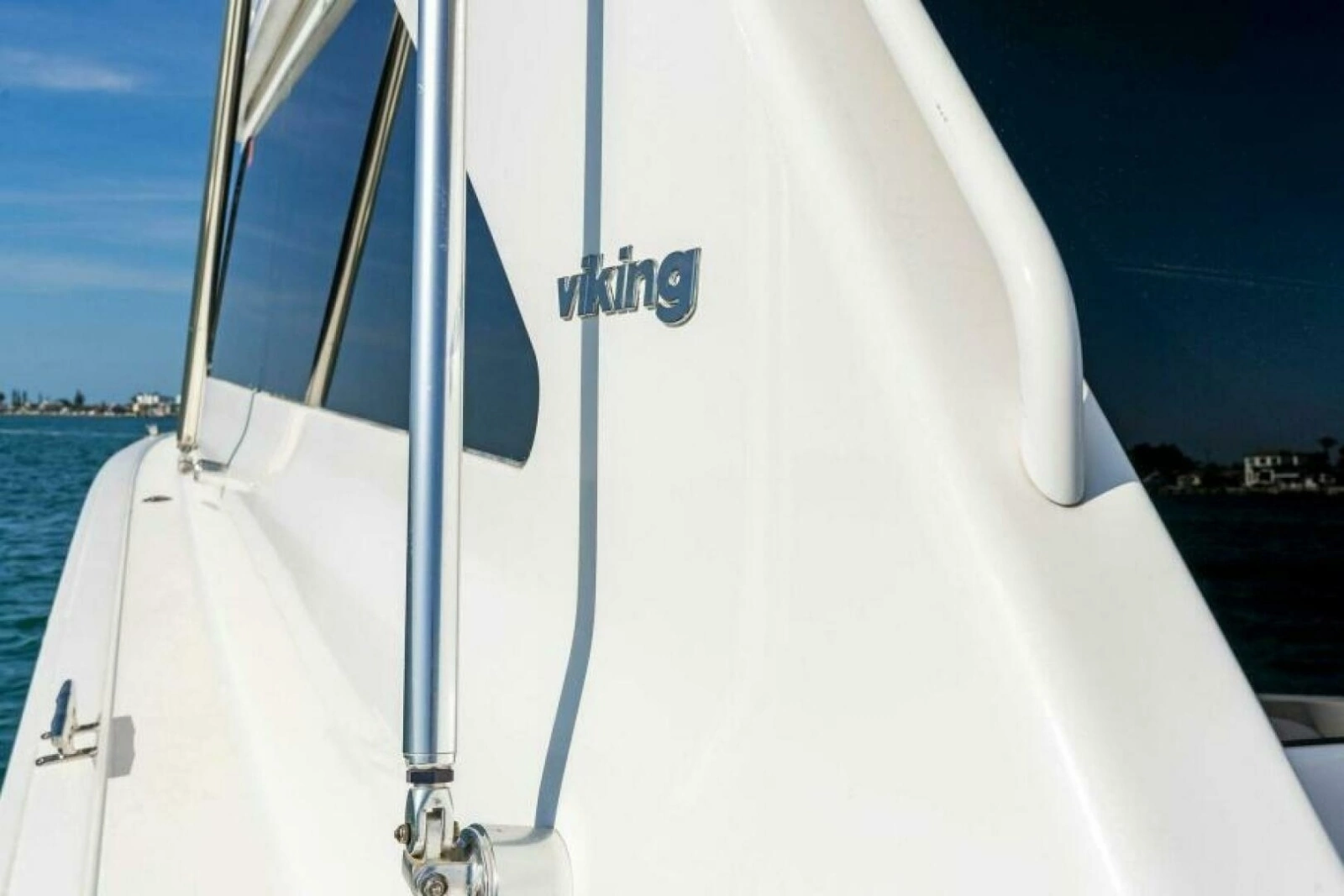 2003 Viking 48 Convertible photo 13