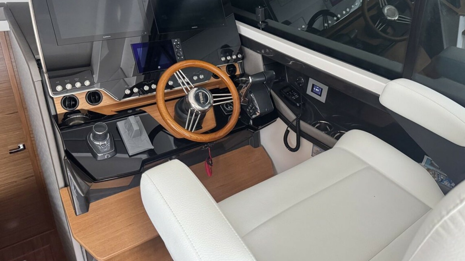 Helm Station with Advanced Controls