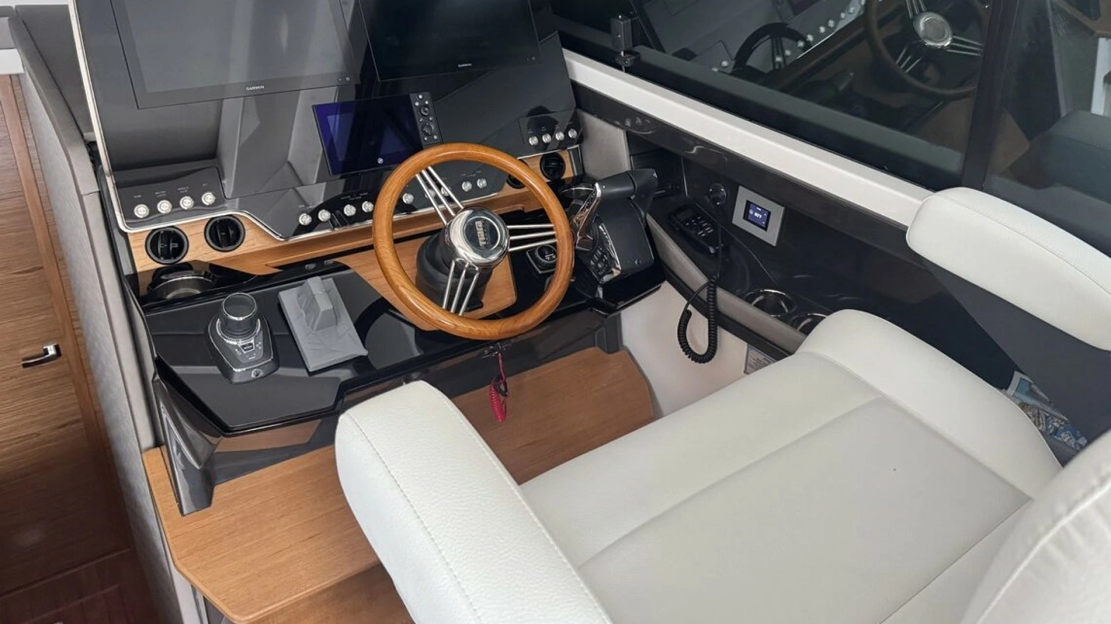 Helm Station with Advanced Controls