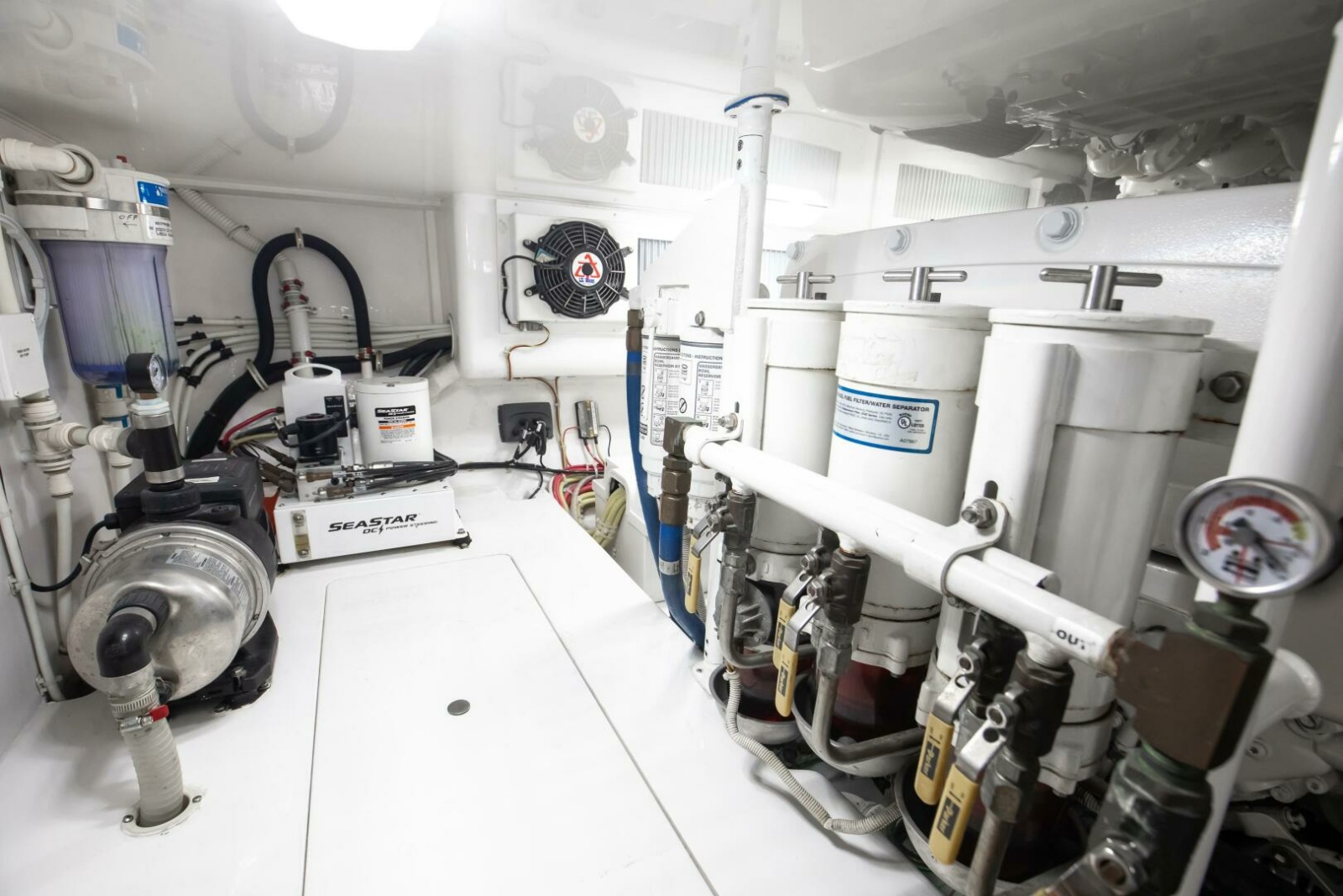 Viking 48 - Dorothy Marie - Engine Room
