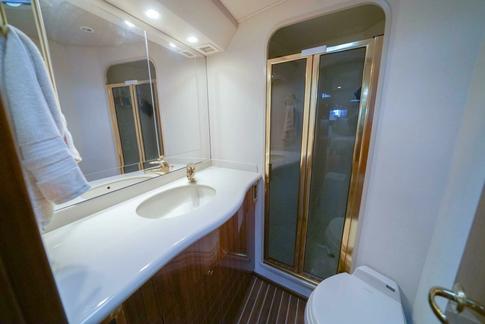 2007 Viking 45 Convertible Bad Habits
