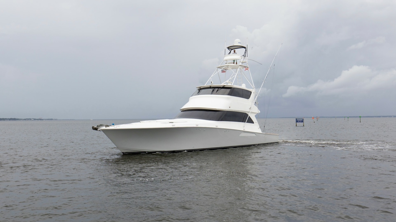74' 2007 Viking 74 Enclosed Bridge