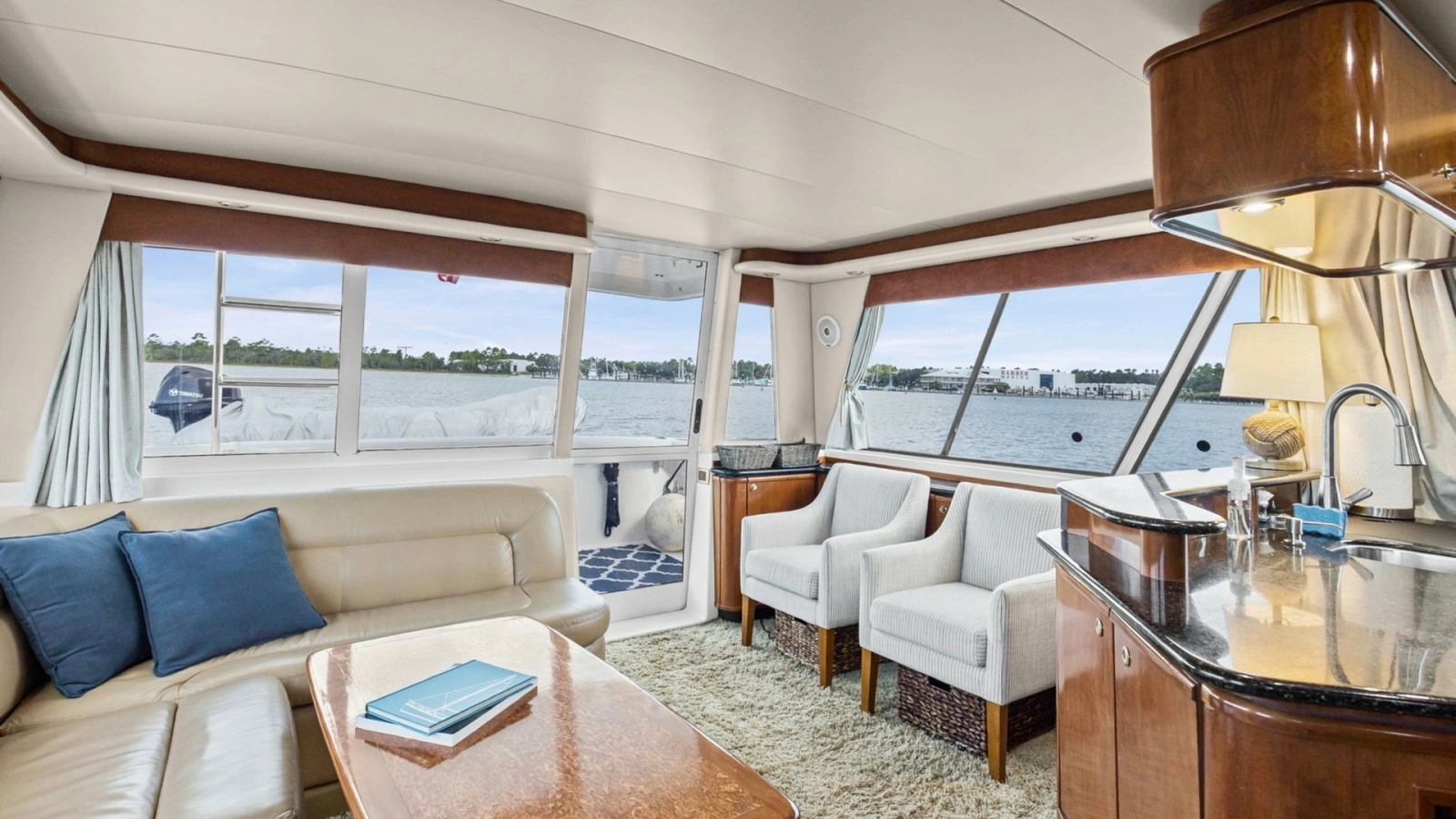 2007 Meridian 490 SE Pilothouse Trust Salon