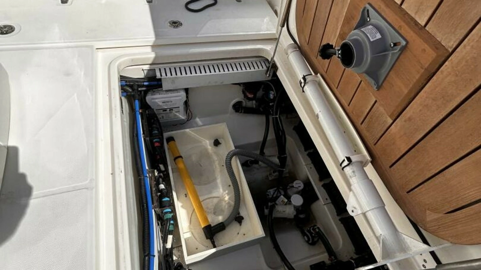 2017 33 Boston Whaler 330 Outrage Aft Bilge (1)