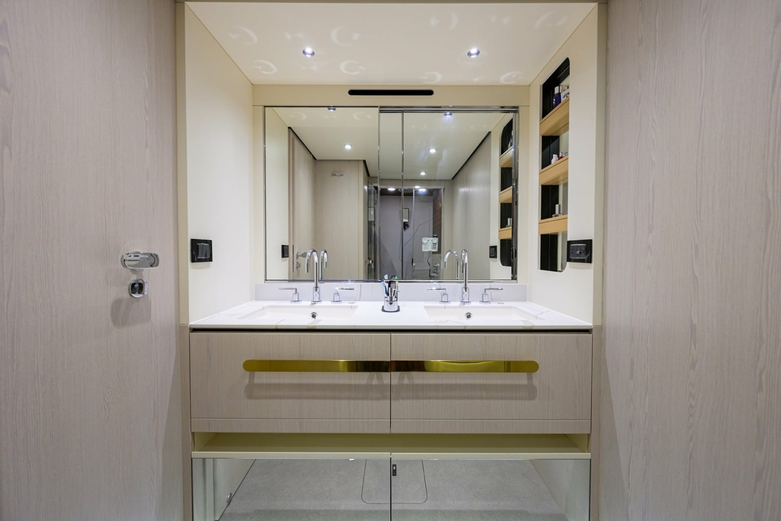 Azimut 78 - DT78 - Guest Head