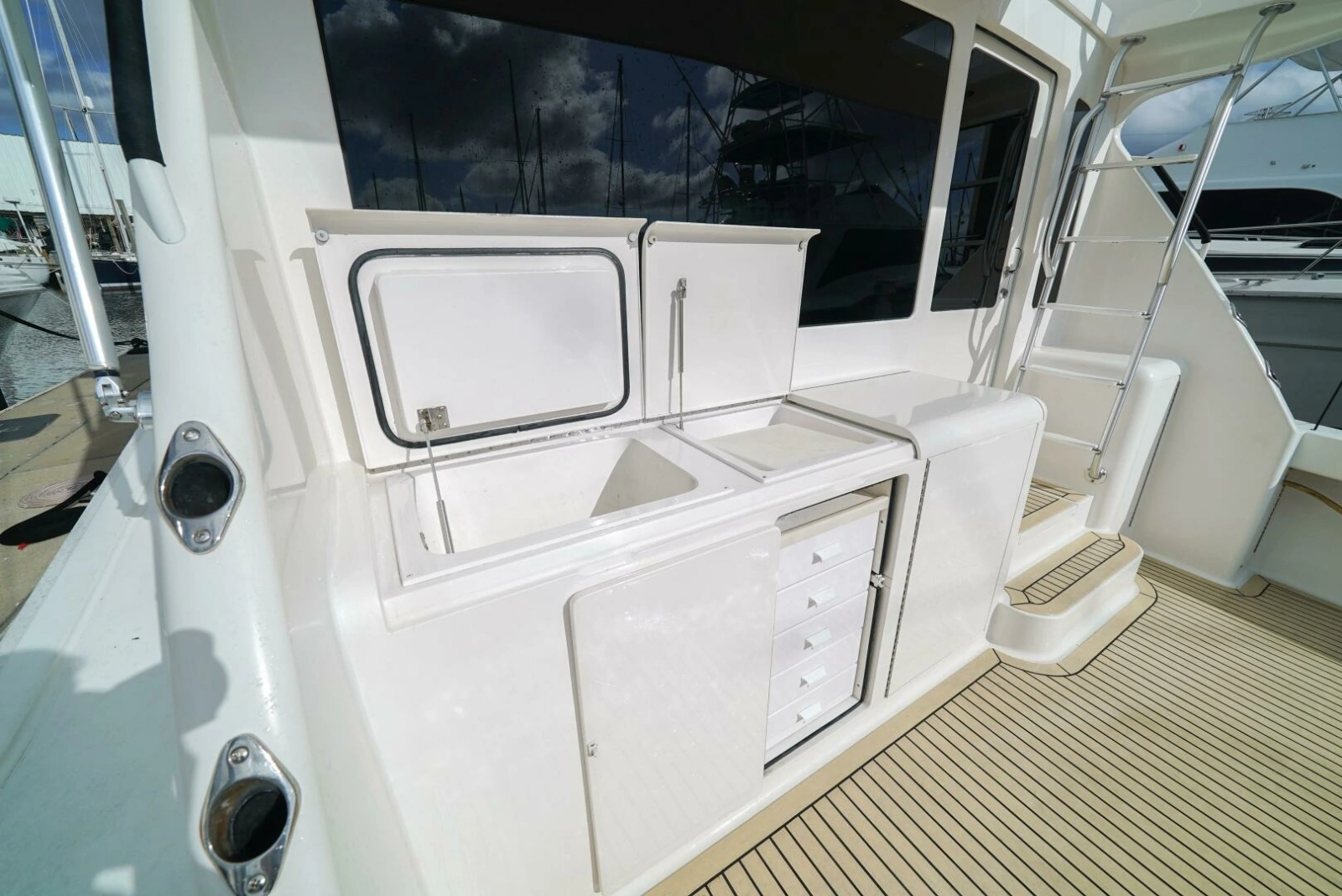 2007 Viking 45 Convertible Bad Habits