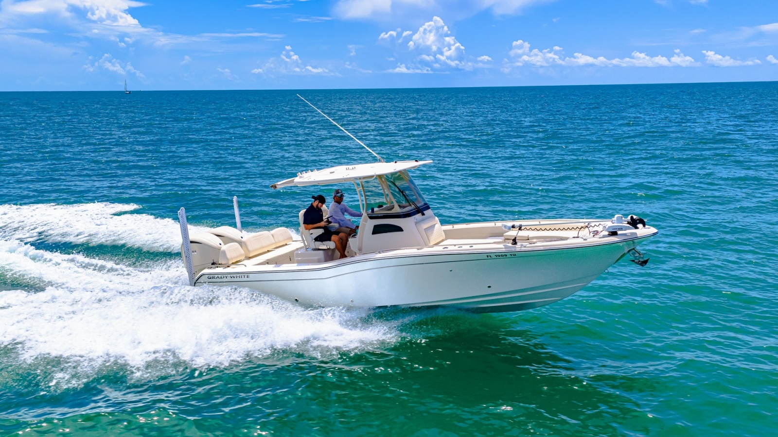 Grady-White 281 CE On Open Water