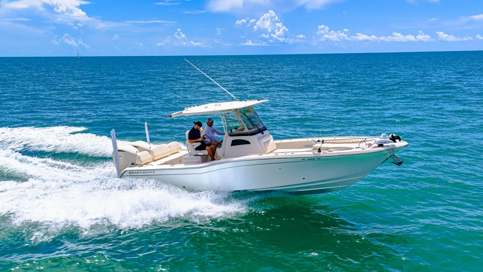 Grady-White 281 CE On Open Water