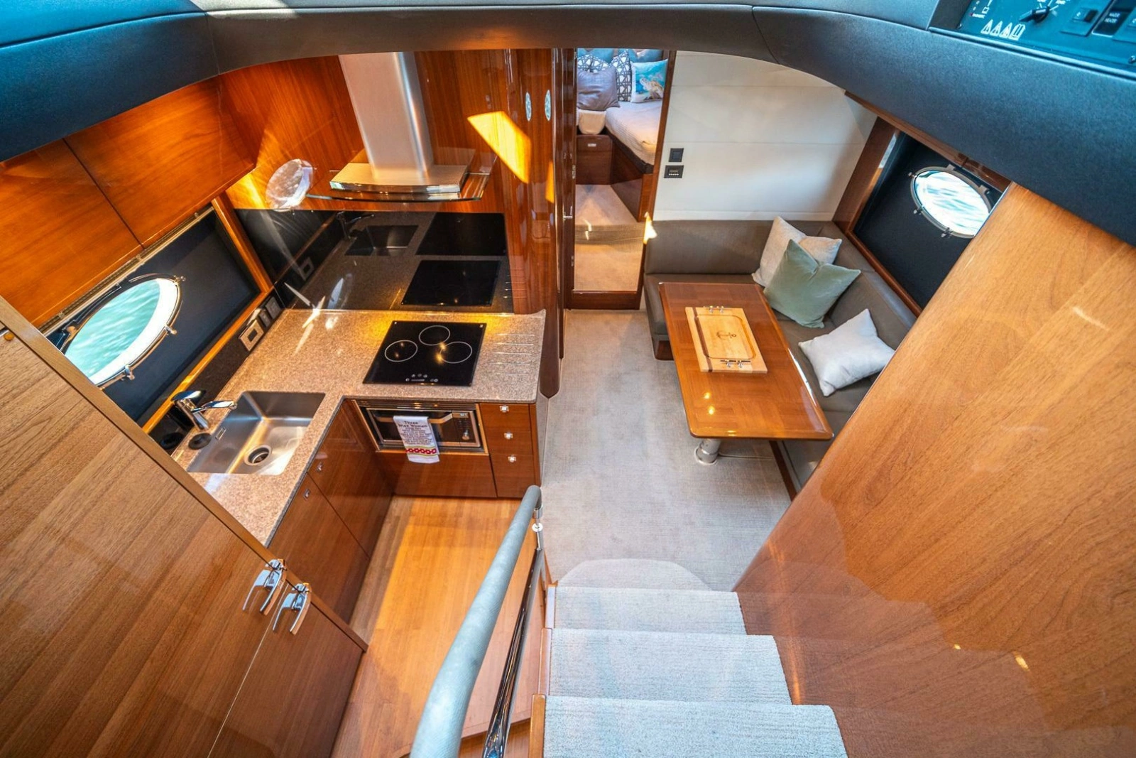 2016 Princess V48