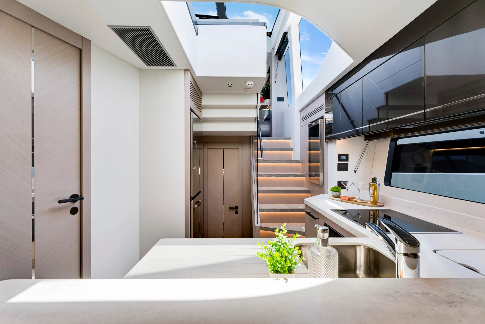 PREDATOR 75 75ft Sunseeker Yacht For Sale