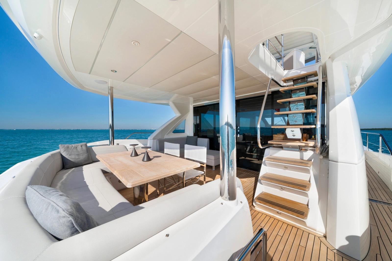 2020 Sunseeker 76 Yacht