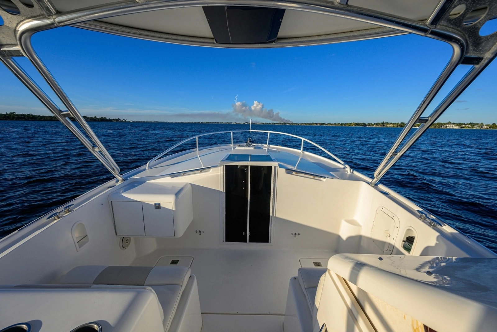 Aura 28 Heron's Catch - Exterior Helm