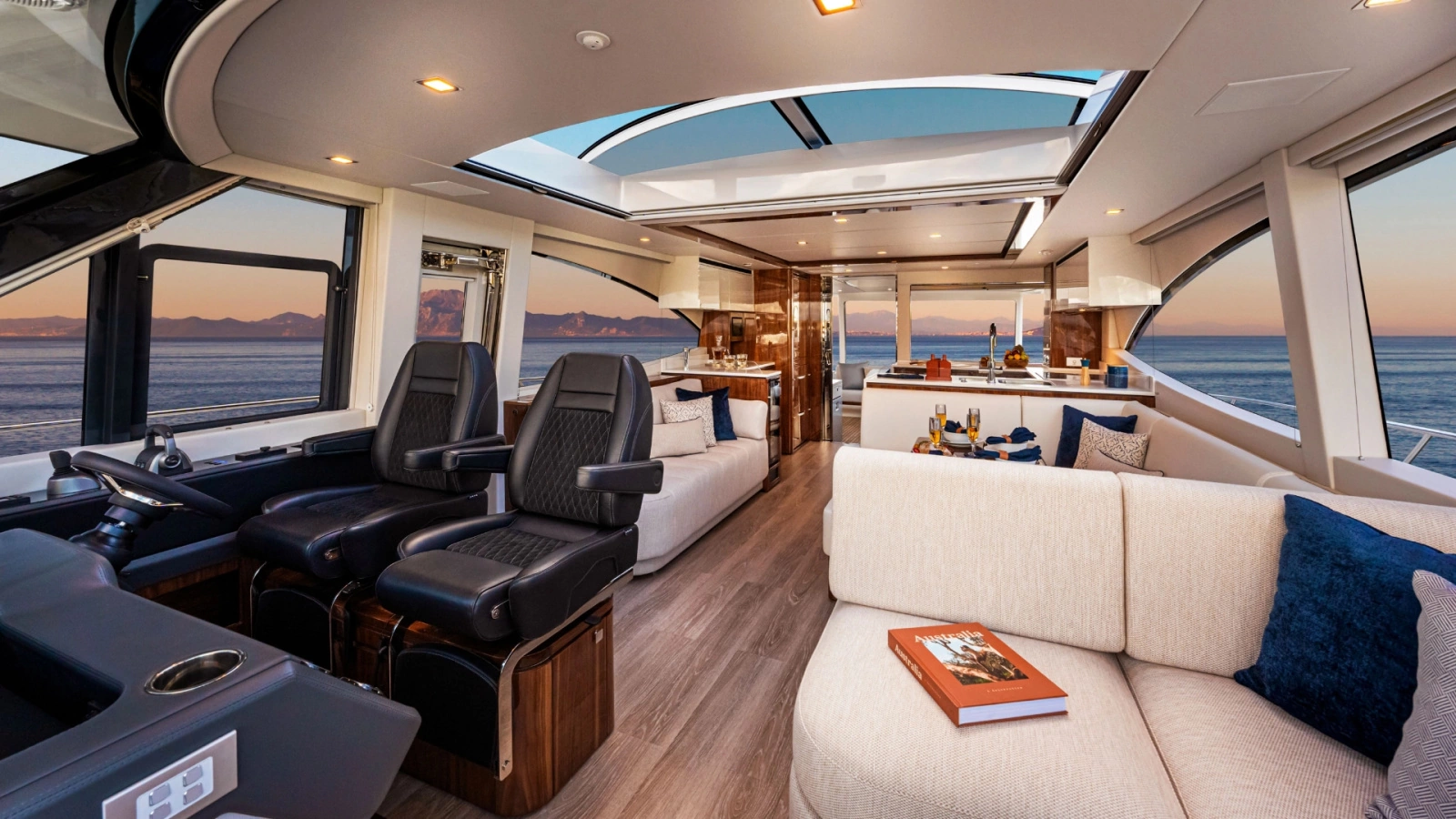 6800 SPORT YACHT 68ft Riviera Yacht For Sale