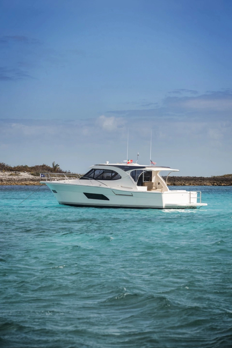 445 SUV 44ft Riviera Yacht For Sale