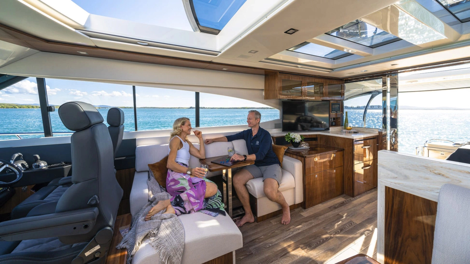 6000 SPORT YACHT 60ft Riviera Yacht For Sale