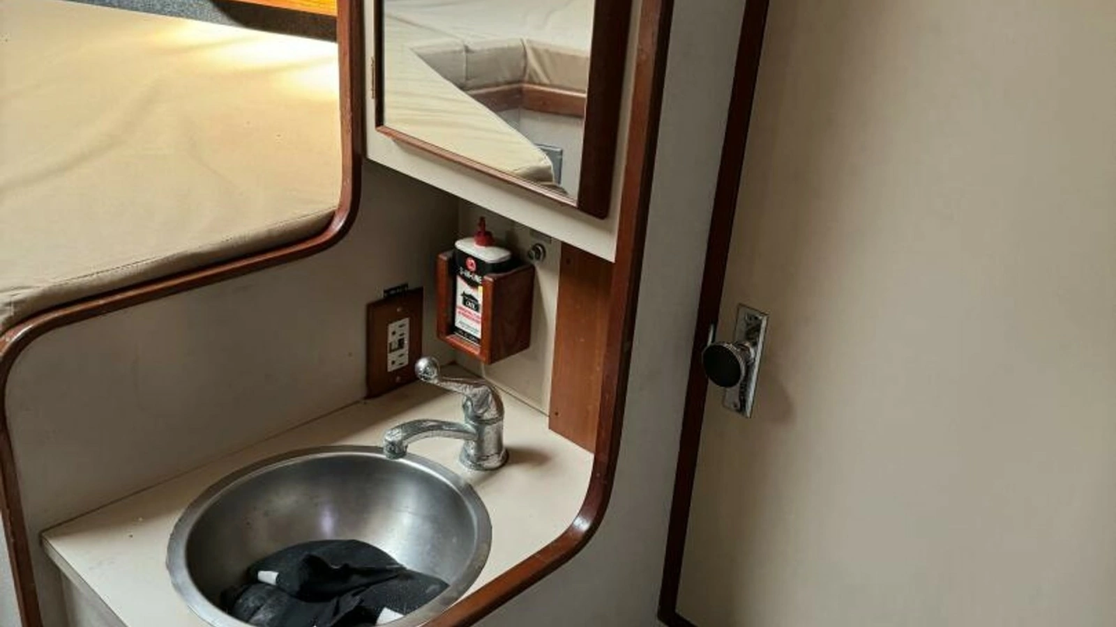 1983 Bertram 385 Convertible Cast Off II