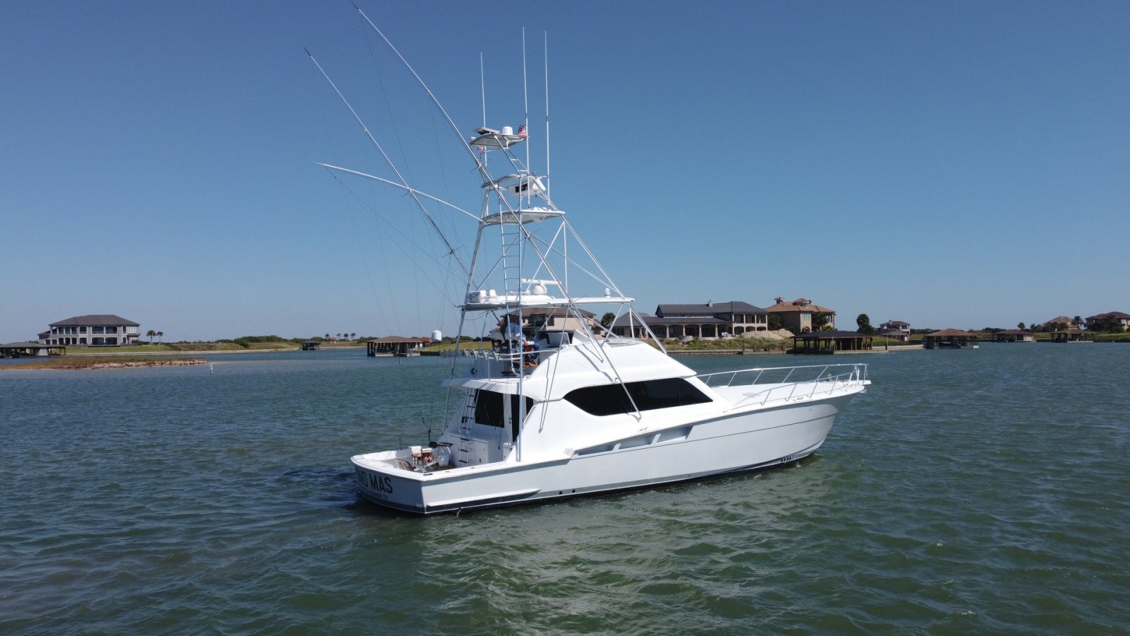 Starboard View of Hatteras 60 Convertible
