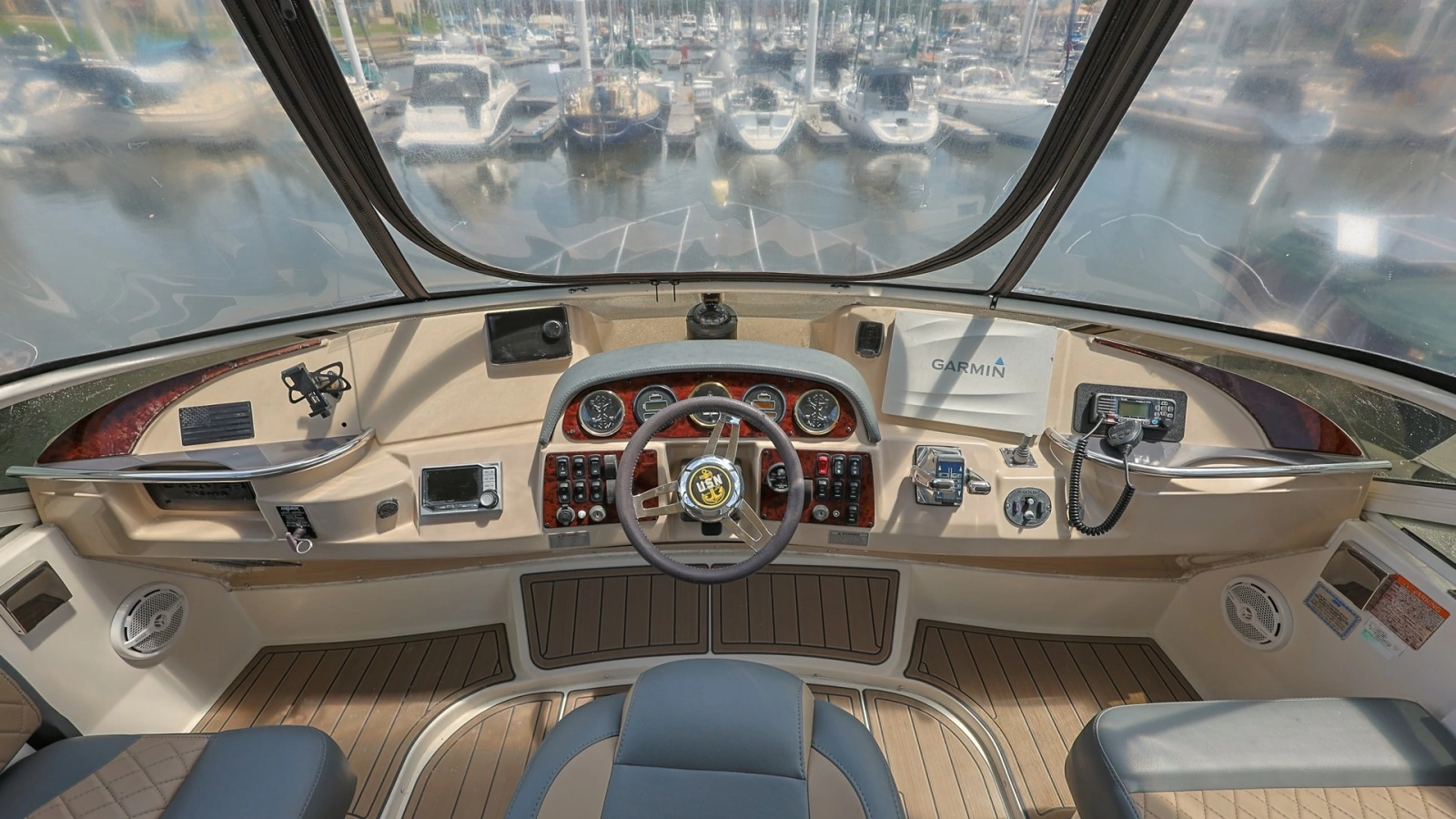 Flybridge Helm with Panoramic View