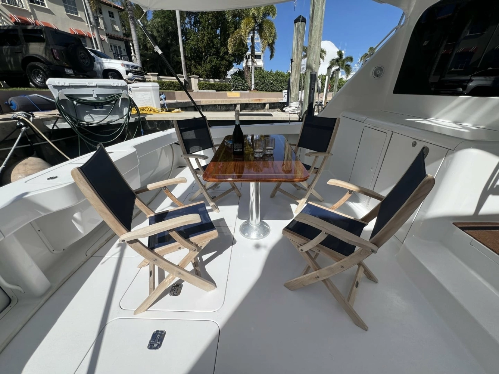 Viking 52 LET IT RAIN - Cockpit