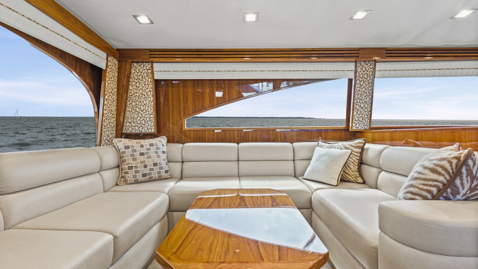 2017 72 Viking Enclosed Bridge Share-E Salon (9)