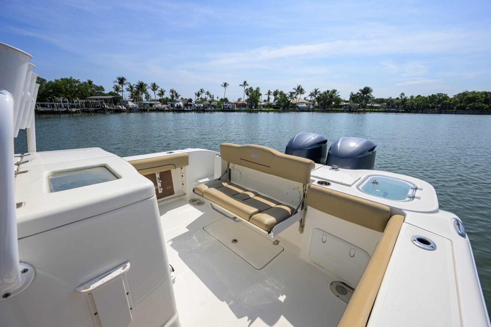 NauticStar 28 - Cockpit