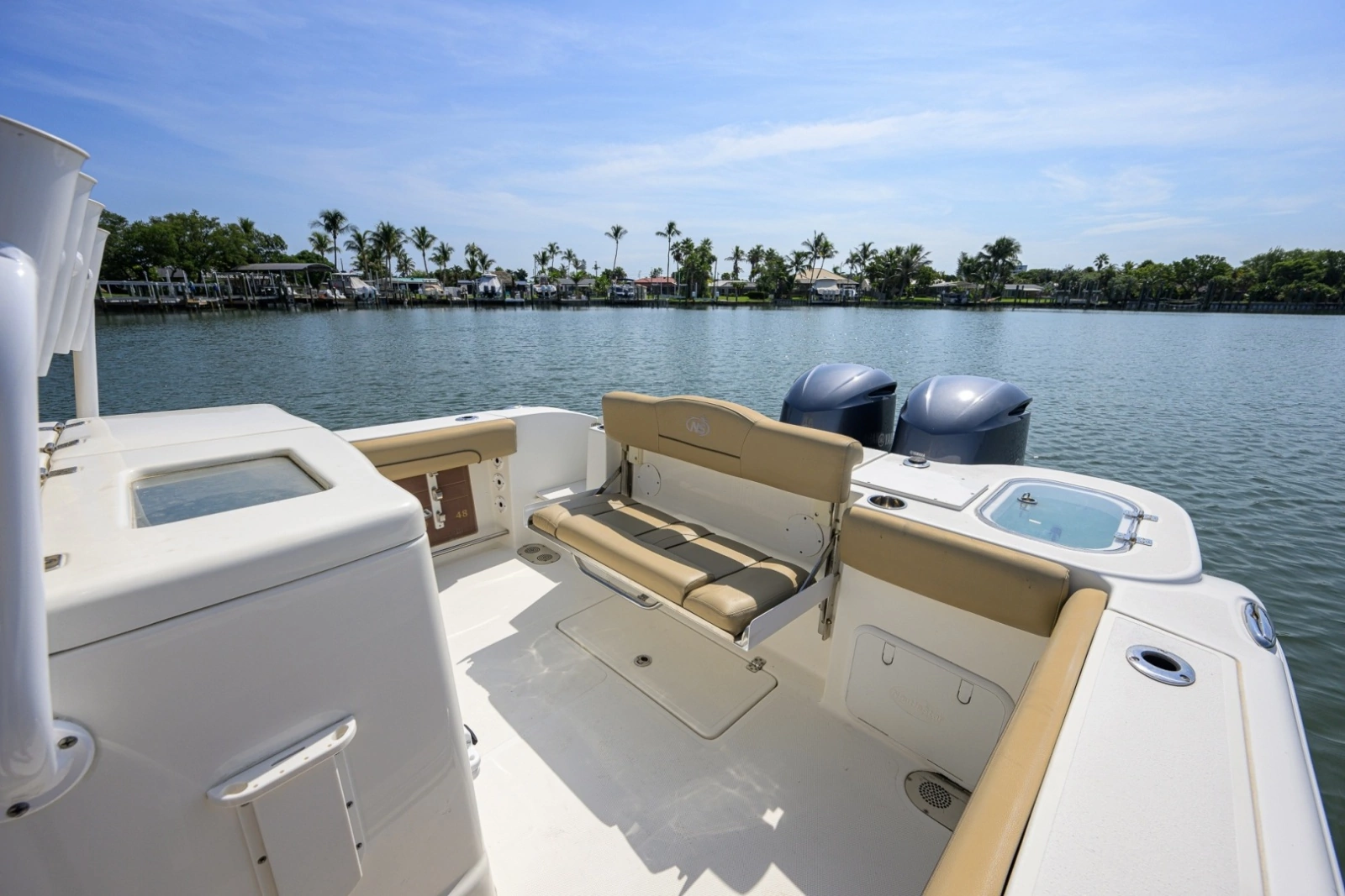 NauticStar 28 - Cockpit