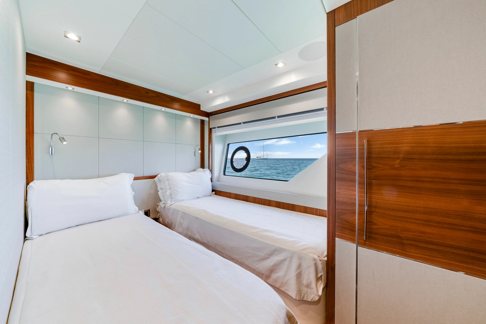 2020 Sunseeker 76 Yacht