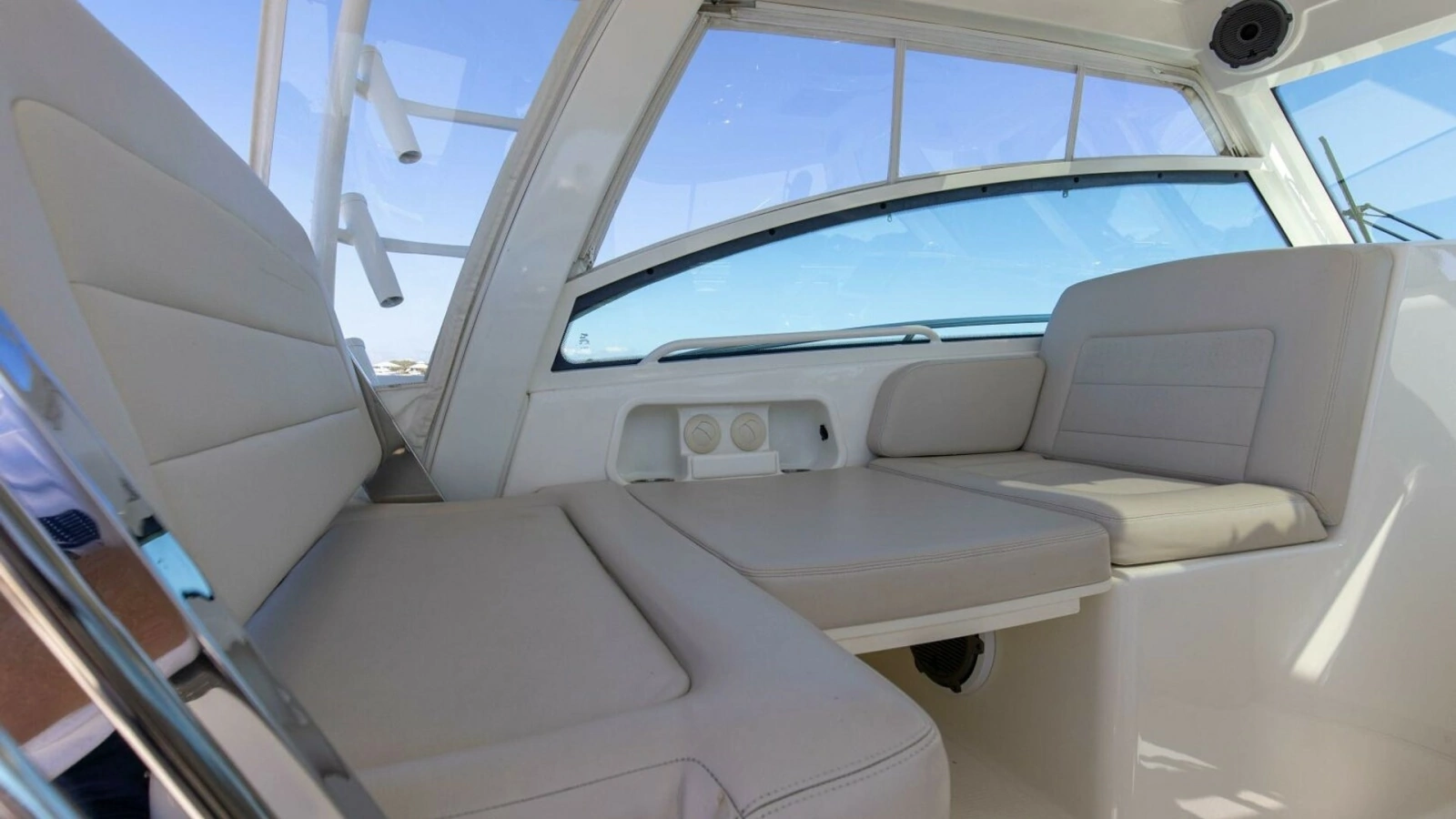 2019 Boston Whaler 345 Conquest Bridge 6