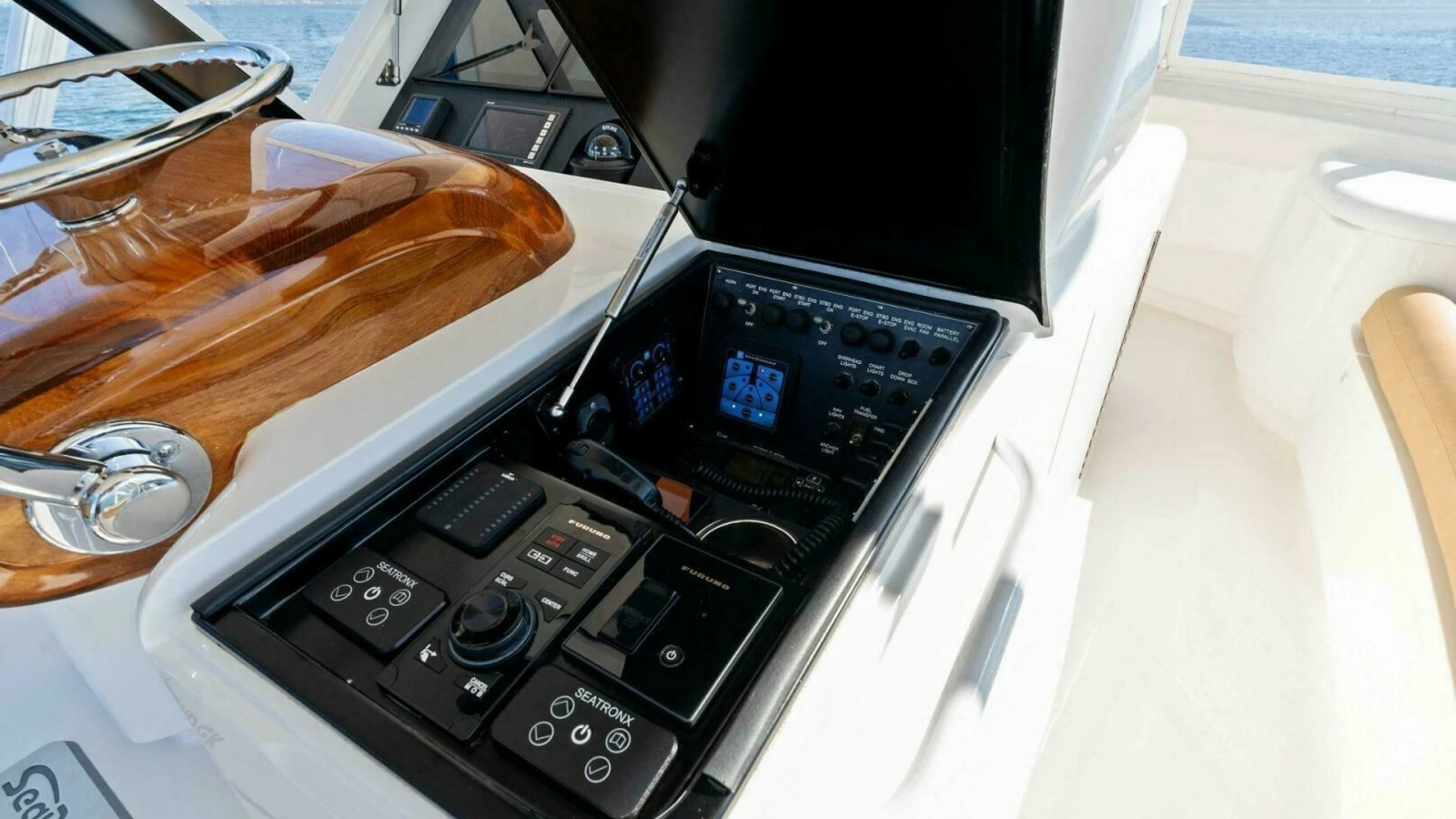 Flybridge Helm Station Controls