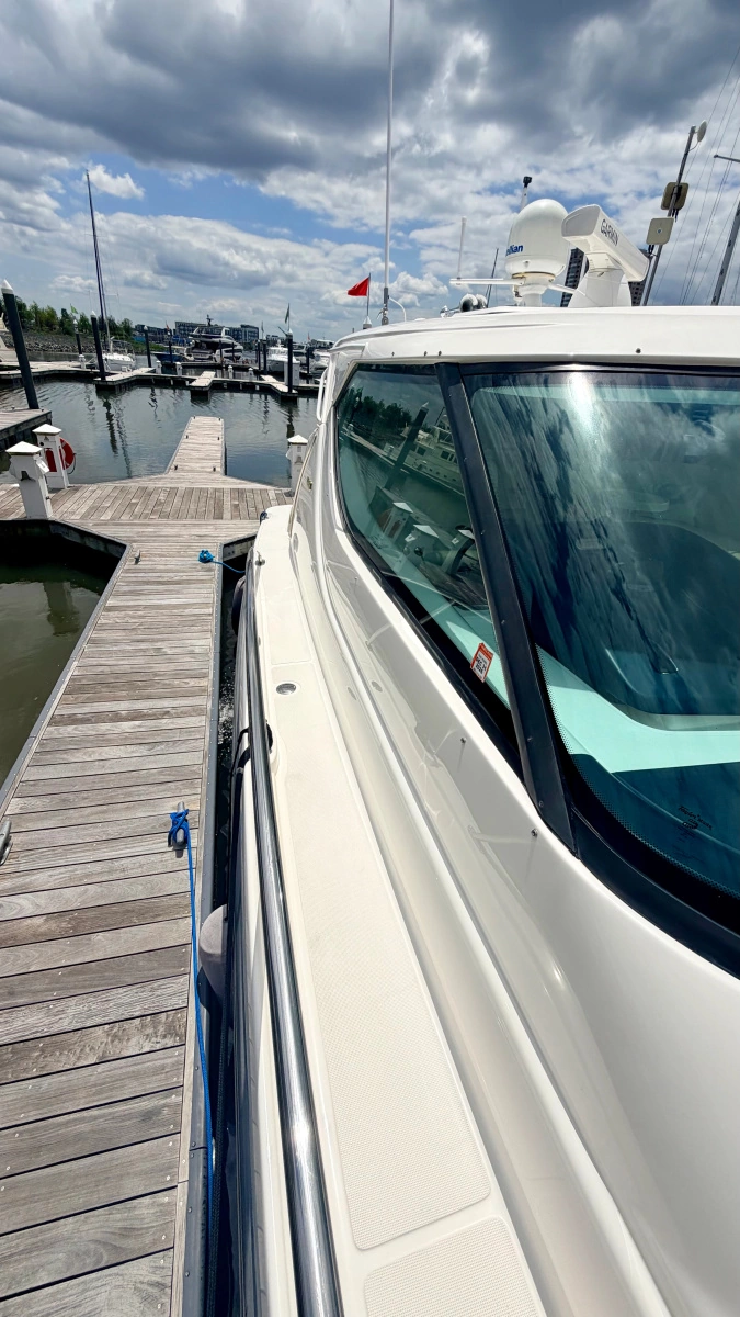 2009 Tiara Yachts 4300 Sovran