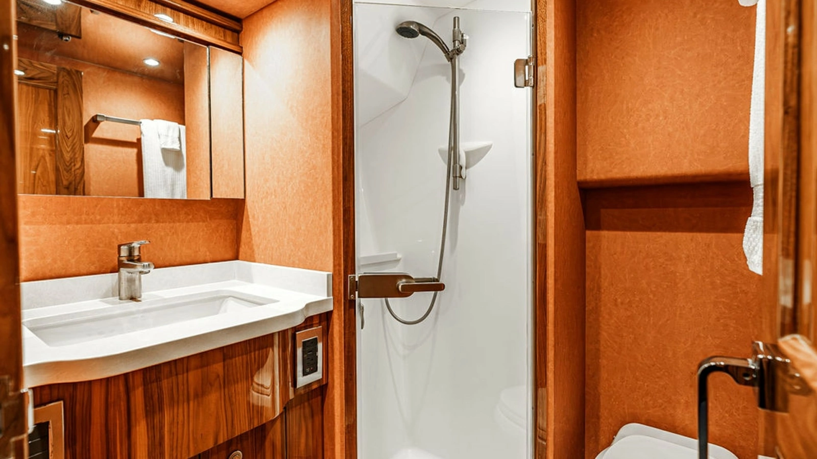 Luxurious Guest Ensuite Bathroom