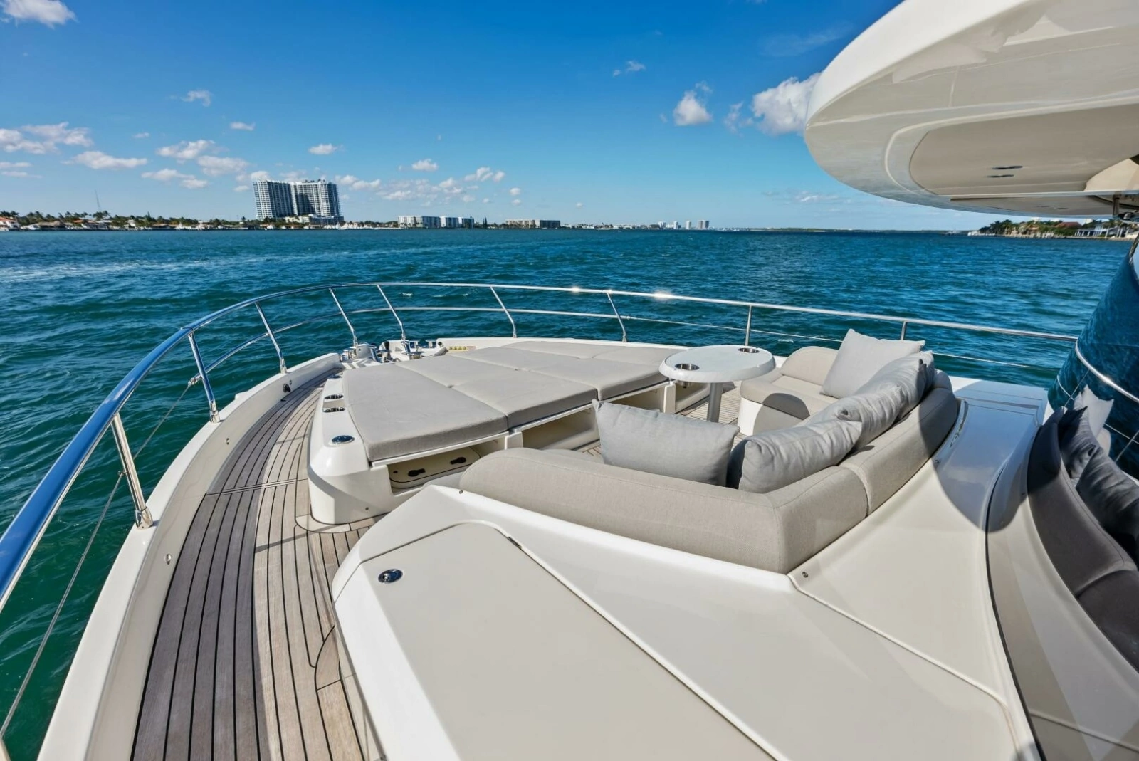 Fantasy Girl 75ft Absolute Yacht For Sale