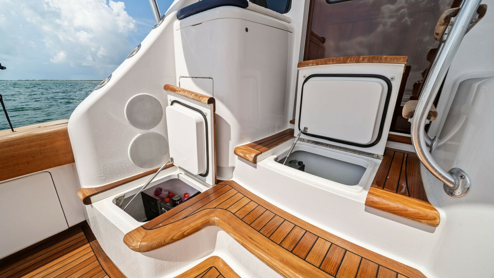Cockpit with Built-in Storage