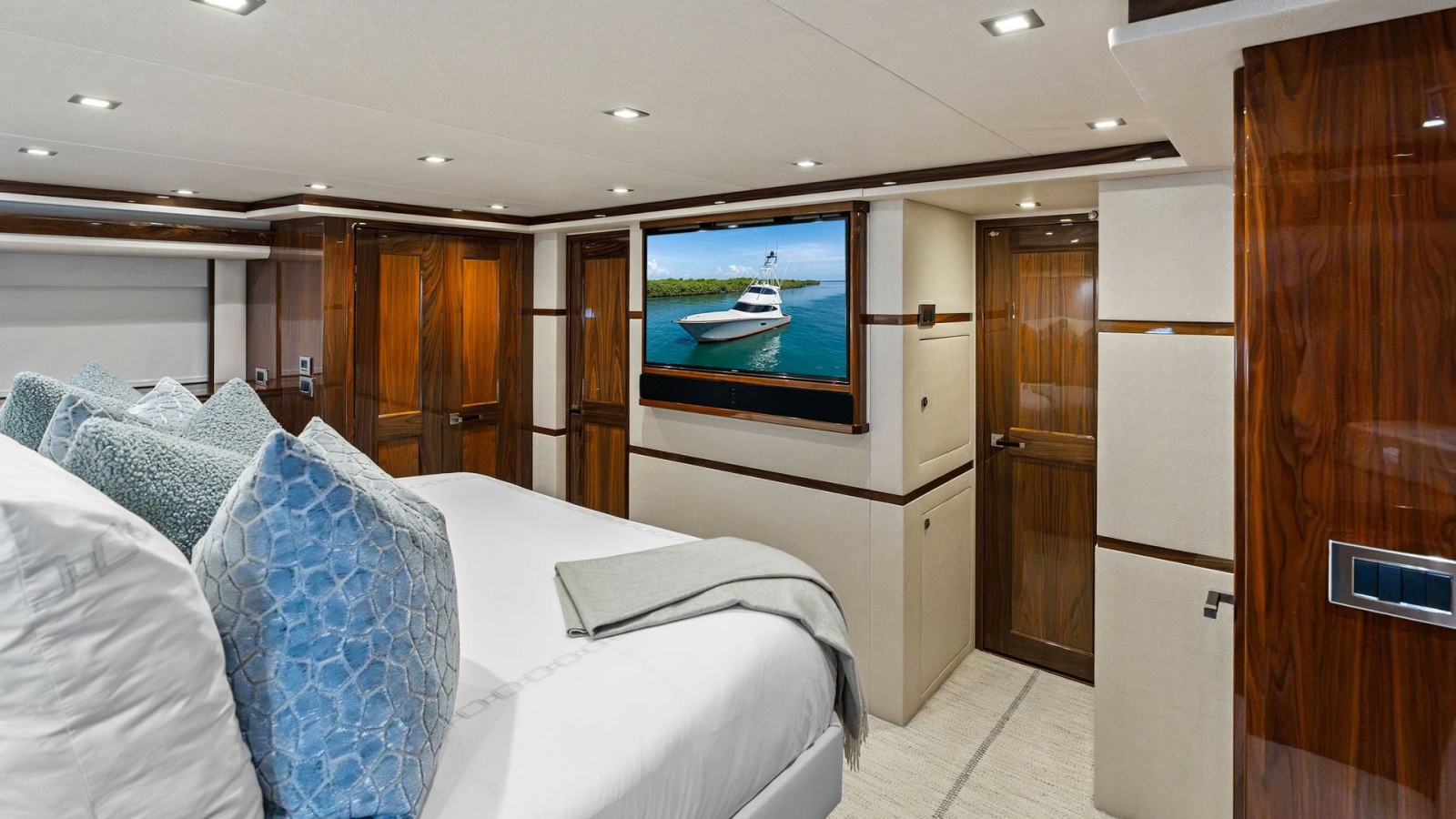 2016 Viking 80 Enclosed Bridge- FRIGATE- Master Stateroom
